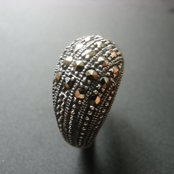 Sparkling Silver Marcasite Cortail Ring size 5 - Picture 4 of 11